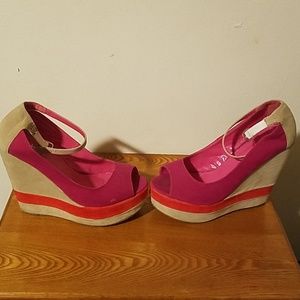 Color block wide wedges
